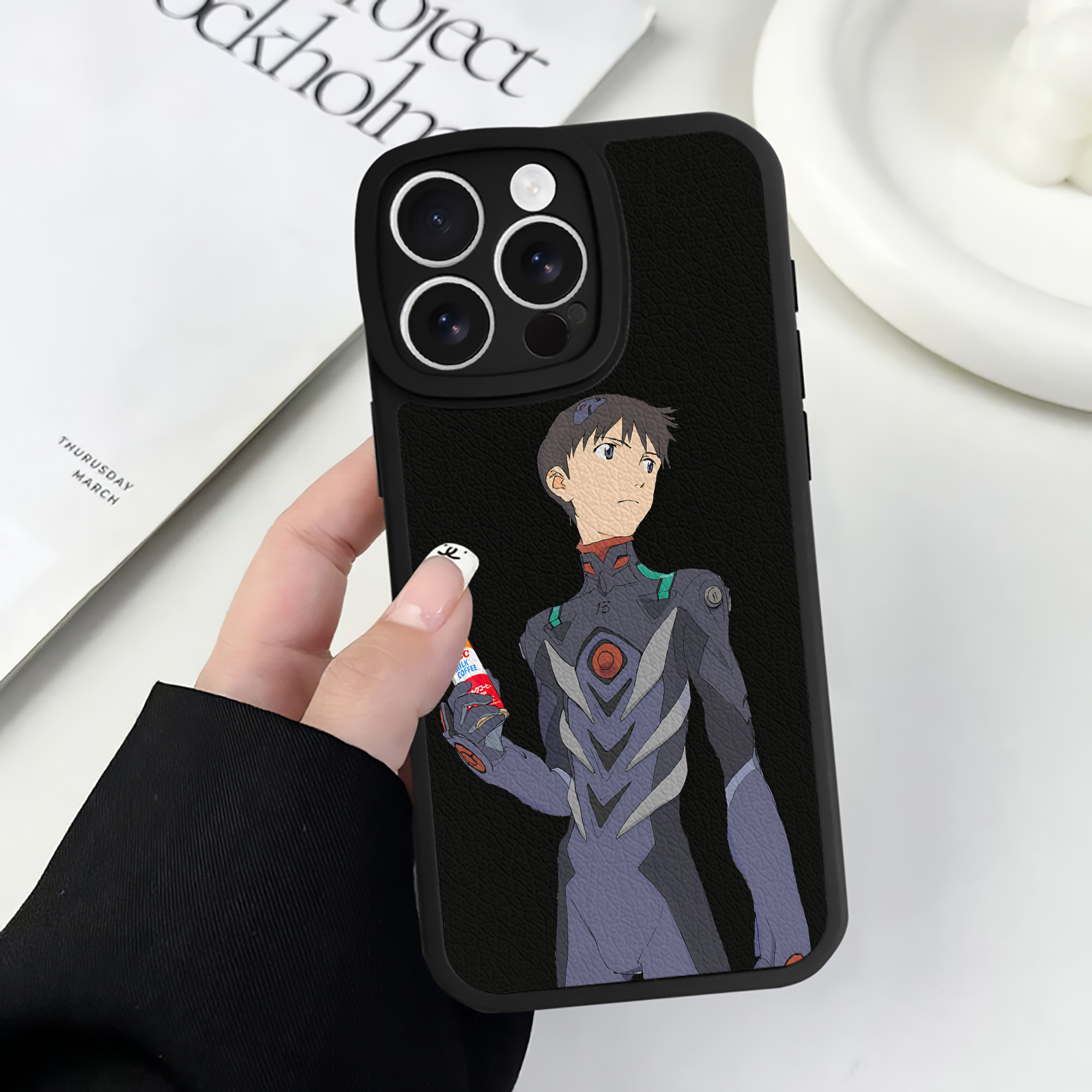 （画像用） EVA 新世紀エヴァンゲリオン 【iPhone 16シリーズ対応】シリコンスマホケース（レザー調） 材質：シリコン